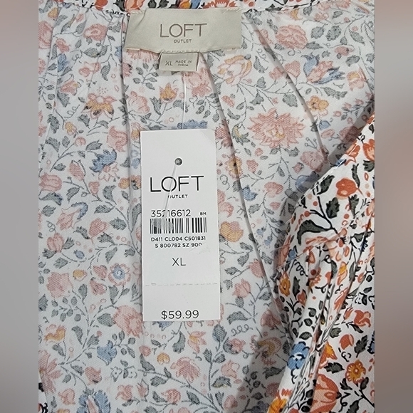 LOFT Women's Size XL floral v-neckbutton front closure 3/4 cotton/rayon blouse - Picture 9 of 9